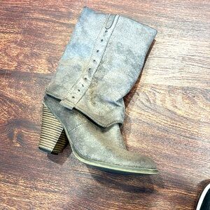 Mia beige boots